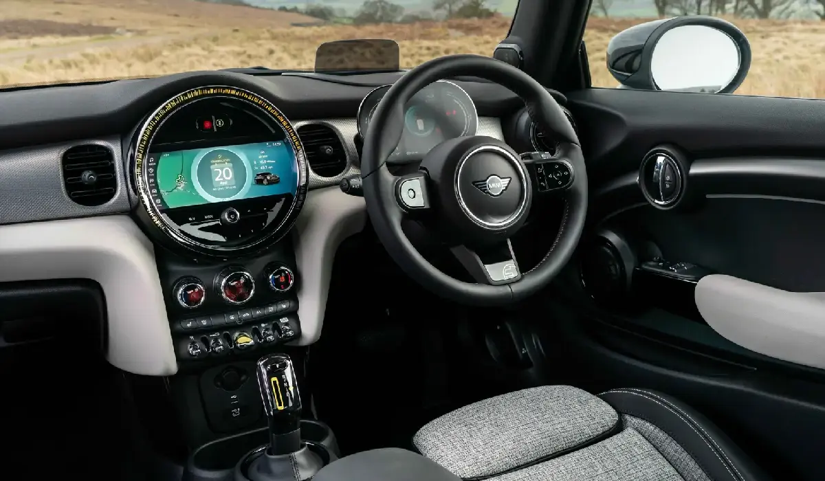 MINI - Cooper SE - Car Rentals Near me - Used Cars Near me - Exclusive Concierge Club.webp